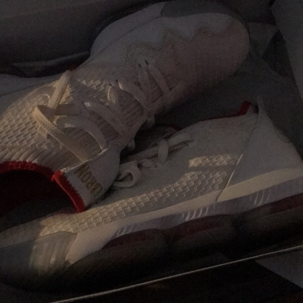 Shoes - Picture 3 of 4